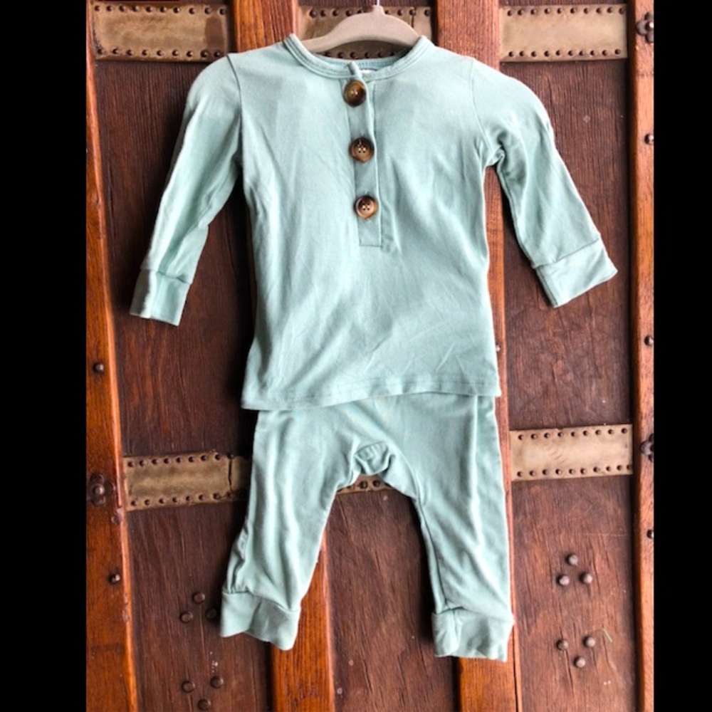 SOVA baby top and bottom set